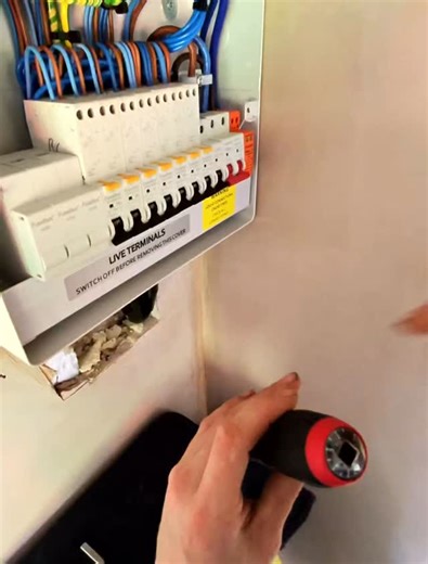 Wills Electrical Services on Instagram: "🔧⚡️ Get ready for some electrifying action! In today’s video, we’re wrapping up the replacement of a consumer unit! 🛠️✨ At every installation, we trust our trusty Armeg torque-setting screw screwdriver—your best bud for getting the job done right! 👍🔩 Check out how we is handling it like a pro! 🙌😎 We spotted a little mishap with the PZ2 bit; it’s a bit broken, so we’re improvising with a slotted screwdriver instead! 🪛💥 But no worries—this method ke