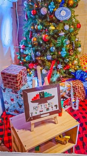 The Spady Museum is proud to bring cultural meaning and beauty to Delray’s holiday traditions. ✨ This year, visitors can step inside the iconic 100 ft Christmas Tree and experience a Kwanzaa display designed by the Spady Cultural Heritage Museum. The walk-through exhibit honors African culture and the seven principles of Kwanzaa through vibrant symbols, colors, and storytelling. It’s a wonderful weekend activity before the holidays! We also invite you to join us for our annual Kwanzaa Celebratio