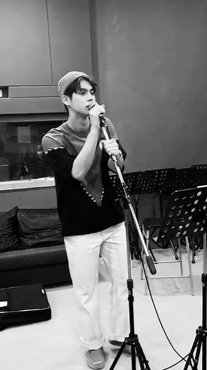 BRIGHT on Instagram: "#brightliveoutsidehisroom"