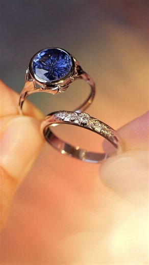 Matching Engagement Rings for those who choose mutual proposal 💕