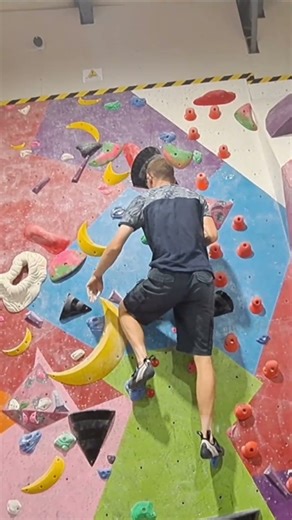 slab crimps 💪 #bouldering #rockclimbing #climb #270 #boulders #howto #howtoclimb #motivation #v5 #v4