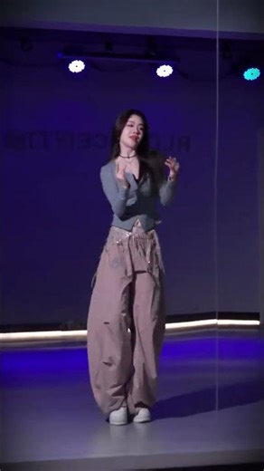 Sun Xiaoqi's Flip Jump Dance: Effortless Swing for Beginners