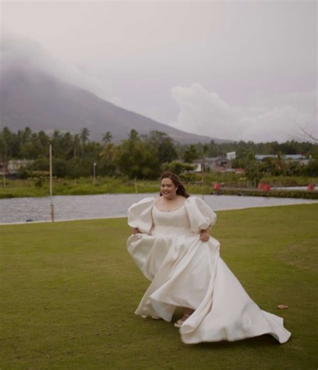 Modern Wedding Inspiration: Princess Diana Love