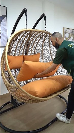 Alliez confort, style et détente avec notre balançoire double au design moderne💖