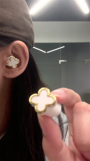 #clover #earphone #bluetooth #fyp#Tiktokshop