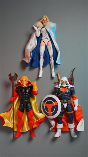 Tako博鈞🐙 on Instagram: "I just gave my Marvel Legends figure a new custom cape and it instantly looks so much more epic. 💥 . . Custom cape: @one12props . #marvellegends #customcape #ToyPhotography"