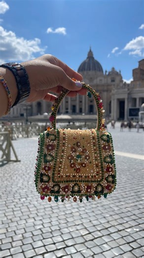 Immerse yourself in Italy's fashion heartbeat with Lovetobag's global escapade! 🇮🇹✨ Watch as our eclectic bag collection waltzes through the vibrant streets of Florence, Milan, Rome and more. Witness a fusion of Lovetobag's unique maximalism with Italy's iconic backgrounds in our latest edition of Lovetobag around the globe. Fashion, culture, art - distinctly Lovetobag 🌍👜 | Lovetobag