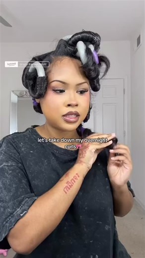 ATL Berrys hair store on Instagram: "Call it overnight style!! 🔥🔥🔥 Come get A Hair tour in ATL Virgin hair store!! ❤️ Keep it going for DEC BULK SALE!! Bundles are so popular lately. If you need WIG SALE, Dm wig for SALE Detail pls ❤️🔥🔥 DEC sale Is here Dm get FULL details now!! Drop your Num stay tuned with Christmas season!! She is getting more colors surely on it!! Can’t wait to see more Halloween looks! ❤️🔥🔥 Flip over look is So 🔥🔥 Keep posting!! Sharing! wining!! ❤️🔥🔥 Come get a 