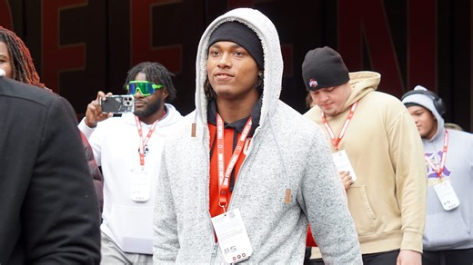 5-star Texas true freshman looks like a mutant on day 1 of spring practice