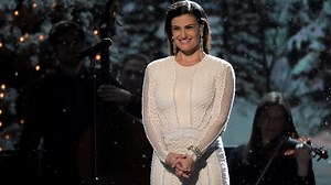 Idina Menzel defends NYE performance