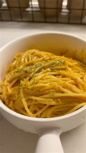 Pink sauce spaghetti #pasta #spaghetti #italianfood #dinner #recipe #easyrecipe #paneer #shorts