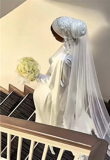 Elegant Bridal Bouquet Ideas by Vine&Vows