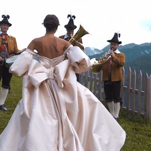 145 reactions · 16 shares | The Ambrosia wedding dress from the 홃홚홞홙홞 홡홤홫홚홨 홋홚황홚홧 collection with @elda.scarnecchia ✨A fusion of clean lines, a fresh and modern style and attention to detail makes the Brosia wedding dress absolutely stunning. Scopri le collezioni nei nostri atelier e nelle migliori boutique d'Italia. Per info 0861818240 | Alessandro Angelozzi Couture | Facebook