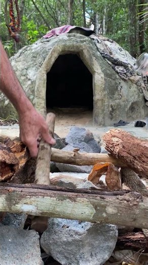 preparation of the temazcal in the cenote