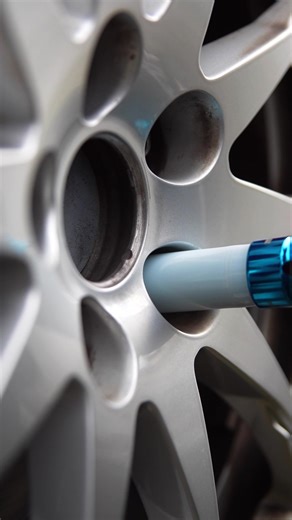 Do you still have summer tires? 🚗 Then it's time to change them. ⏲ With the Basic 250-24 W compressor and the DSSW 930-1/2" air impact wrench, it's quick and easy. Maria shows you how it's done - now winter can come 🌨⛄ Find the compressor here: https://brnw.ch/21wEWfC FInd the impact wrench here: https://brnw.ch/21wEWfD #metabo #professionalpowertools #MadeByMetabo #MadeWithPassion #passionformetabo #thebatteryfortrades #changingtires #compressor #airwrench #airimpactwrench #impactwrench #comp