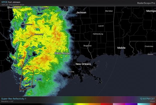 1pm radar update- Rain is continuing to move west to east across Louisiana. This trend will continue east with rain expected through the evening and early overnight hours across SE LA and S MS. Expect periods of light to moderate rain and a few thunderstorms. | US National Weather Service New Orleans Louisiana