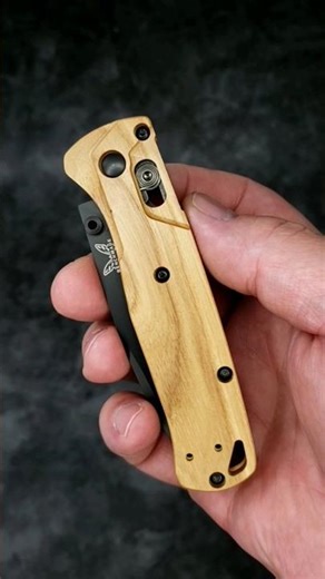 Ash wood scales on the Benchmade Bugout 535!