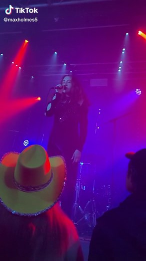Rosa Walton Live Performance of 'I Really Want to Stay at Your House' at Belgrave Music Hall