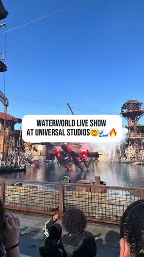 POV: You thought movies were wild… wait until you see it LIVE! 🤯💥 WaterWorld Live Show at Universal Studios Hollywood 😱 #waterworld #universalstudioshollywood #liveshow #wow #insane