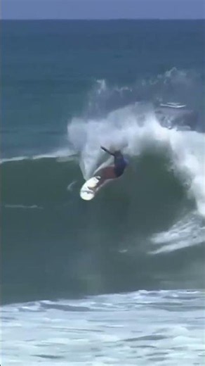Brisa Hennessy just demolished a Punta Roca gem! 😮‍💨 #ElSalvadorPro ‪@corona‬