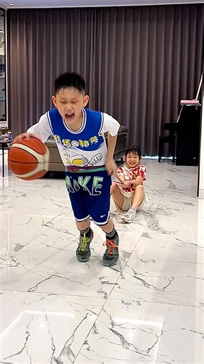 Eldrich Nate on Instagram: "⚡ RESISTANCE BAND AGILITY CHALLENGE ⚡ Dribble while your partner pulls you back 😤 Fight the resistance. Keep control. Then explode forward and finish strong. 💨🔥 This drill builds strength, ball control, and acceleration under pressure — plus it’s way more fun with a partner trying to slow you down 😂 If you can finish clean while getting pulled… your control is different. Would YOU survive this without losing the ball? 👀 #agilitytraining #basketballdrills #quickfe