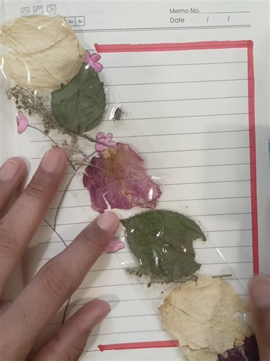 book mark made with dry flower #DIY #creatorsearchinsights #dryflower#bookmarks