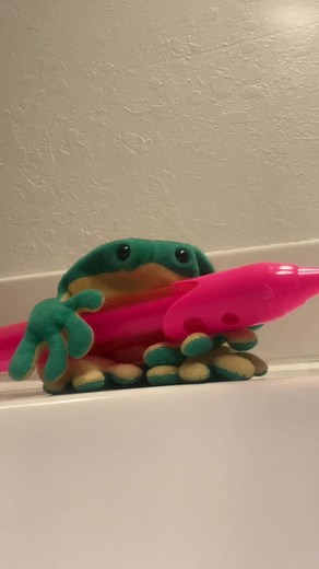 Flipple (@flipple_the_frog)’s videos with Mason Troy adams - isaacdavus