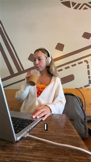 Remote Worker Essentials: Chloe’s Perfect Travel Bag - Knack Series 2 Medium