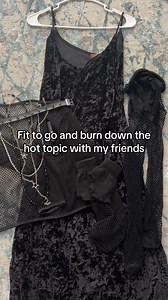 Goth Halloween Costume Ideas and Makeup Tutorial