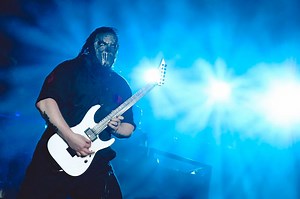 Mick Thomson Guitars & Gear List (2026 Update) - Guitar Lobby