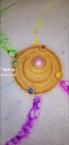 Guess what is coming back!?? Our famous Sailor Moon bath bombs will be coming back in stock VERY soon! #sailormoon #sailormooncosplay #bathbomb #transformationbrooch