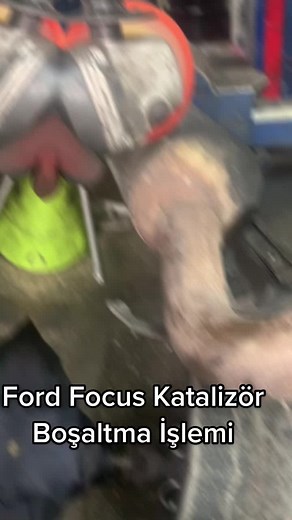 Ford Focus Exhaust System Disassembly Process Explained