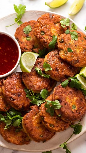 Nagi & Dozer - RecipeTin Eats on Instagram: "Thai fish cakes. TELL ME YOU’VE TRIED THEM! The secret ingredient is red curry paste. Normally I make a big fuss about using my fave brand (Maesri) but actually for this recipe you can use any brand and it’ll still be super tasty. Try it! They’re so addictive. - N x ❤️ Thai Fish Cakes . 1 lb / 500g white fish fillets , skinless and pin boned, cut into chunks* 3 tbsp red curry paste** 1 tbsp cilantro/coriander leaves , chopped 1 tbsp fish sauce (sub so