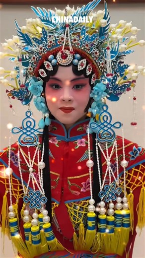 🤩A 9-year-old boy transforms into the Peking Opera figure Yang Guifei with traditional costume and makeup. Check out the video to see his stunning transformation! #AmazingKids | China News 中国新闻网