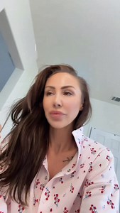 Comment YOUTH to start get my favorite clean European luxury skincare routine. Everyone talks about “aging gracefully.” I prefer aging biologically slower ✨🧬 Meet GHK-Cu (Copper Peptide) — often called the real fountain of youth. This isn’t skincare that sits on top of your skin. GHK-Cu works at the cellular signaling level. As we age, our natural copper peptide levels drop — and with that: • collagen production slows • skin repair weakens • elasticity decreases • inflammation rises GHK-Cu send