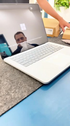 Mở hộp Surface Laptop Studio i7 32GB 1TB - Card A2000 cùng chị Thuý An #Surfacehcm #Surfacecuhcm #surfacelaptopstudio #Surface #thietke | Surfacehcm.vn - Laptop Microsoft Surface Chính Hãng HCM