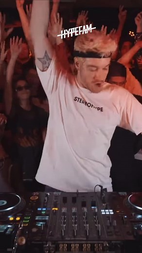 🚁 HELICOPTER CROWD WENT CRAZY 🔥 Full set live from London, UK is now online. ____ #jameshype #newdjtrick #dj #djlife #techhouse #house #edm #music #djtrick #pioneer #tomorrowland #producer #video #series #umf #electro #techno #dance #youtube #boilerroom