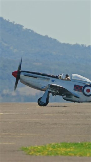 🔊Sound On!🔊 Pay’s P-51 taxi and takeoff with RAW audio! #warbird #ww2aircraft #mustang | Pays Aviation