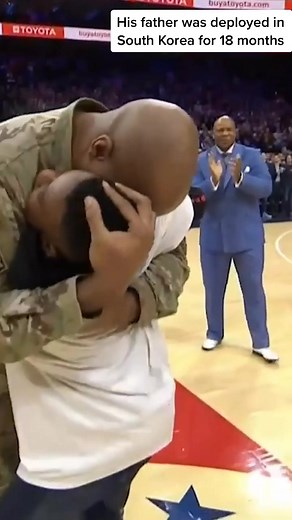 Sergeant Reunites with Son After 18-Month Deployment | Heartwarming Thanksgiving Surprise