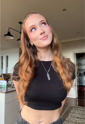 Scarlet Chase (@scarletchase_)’s videos with suono originale - Mel