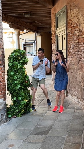 10M views · 258K reactions | The way to make a couple happy instantly #reaction #incredible #viralpage #prank #fun #beautiful #AmaZing #prankvideo #comedy #laughter #smile #reels #funnyvideos | Tourmeka | Facebook