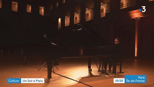 Retour sur Bach et sur le concert à la Philharmonie de Paris dans ce reportage sur France 3 Interview par Jean-Laurent Serra dans le décor de la Garde Républicaine | Alexandre Tharaud