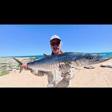 Complete Amatuer Catches Spanish Mackerel with a helium balloon