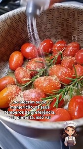 Tomates Confitados na frigideira!😍 Delicioso e fácil! Ingredientes • 200 g de tomate cereja • 2 dentes de alho moído • Azeite a gosto • Tomilho fresco ou alecrim temperos verdes frescos a gosto: • Sal a gosto • Pimenta-do-reino a gosto • Adicione os tomates à frigideira, seguido pelo azeite e o sal, ao fogo baixo os tomates precisam cozinhar devagar para liberar seus líquidos sem queimar. Conforme isso acontece, você perceberá que eles vão murchando gradualmente, mergulhando no azeite. Esse pro
