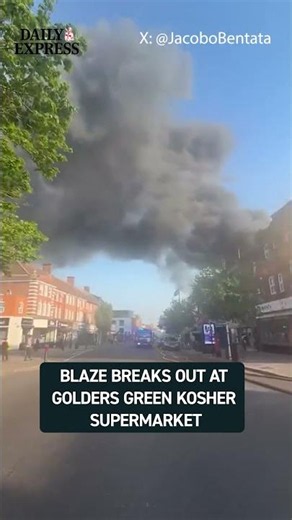 Firefighters battled to contain a fire that broke out at Golders Green's largest kosher supermarket🔴