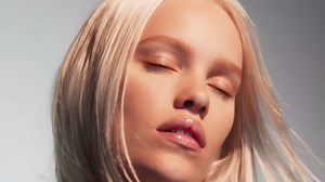 Morphe Bake & Set Translucent Setting Powder - Lightweight, Talc-Free Finishing Powder for Face Makeup with a Soft, Natural Finish - Minimizes Shine for Up to 24HR - Translucent Rich (0.31 oz)