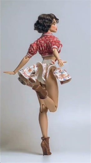 Boneka Cantik Menari