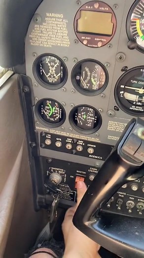 Encendido de Cessna 172 | Cómo Prender un Cessna 172 Paso a Paso