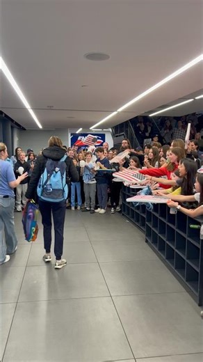The fans love Katie Ledecky!