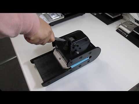 トムソン 型抜き機（プレスカッターL型） 動作説明